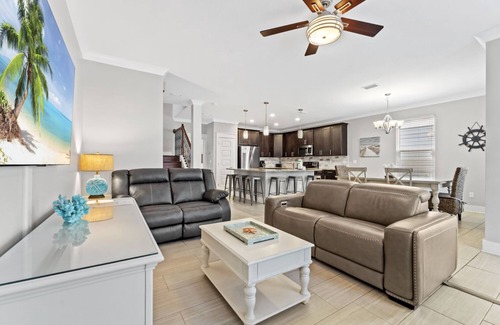 Villages of Crystal Beach House | Family Friendly ~ Gated Community ~ Lagoon Style Pool ~ Open Living Area