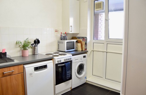 Prince's Apartment | Family-Friendly 3BD Flat with Garden, Vauxhall