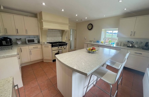 Ingoldisthorpe House | Family Friendly House, large 2 Acres,Sleeps 8,Near Sandringham & Coastal Beaches