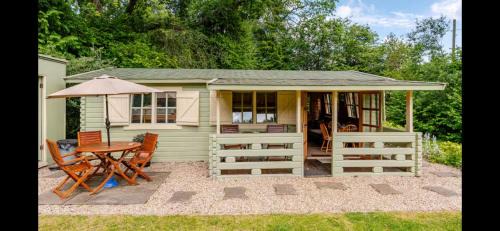 Wimborne Ski Chalet | Family friendly sunny Log Cabin