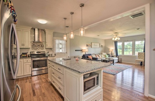 Bridgewater House | Family-Friendly Getaway w/Fire Pit & 2 Kayaks!