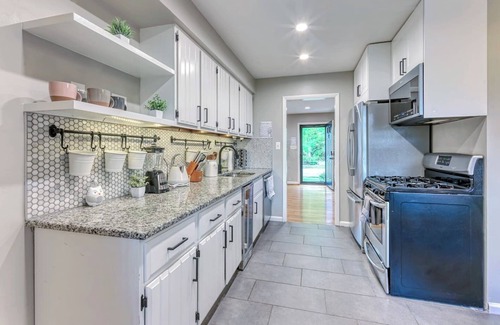 Seminary Hill House | Family-Friendly Getaway | Kid Amenities | Backyard