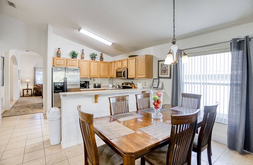 Highgate Park House | Family-Friendly Getaway with a Private Pool & Game Room - Close to Theme Parks