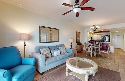 Gulf Shores Condo | Family-Friendly Gulf-Front Condo w/Shared Pool, Hot Tub, Sauna, Private Balcony