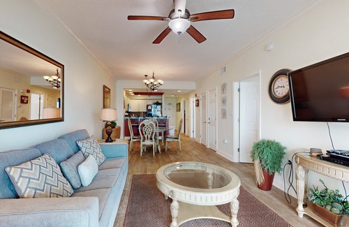 Gulf Shores Condo | Family-Friendly Gulf-Front Condo w/Shared Pool, Hot Tub, Sauna, Private Balcony