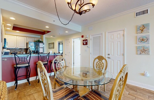 Gulf Shores Condo | Family-Friendly Gulf-Front Condo w/Shared Pool, Hot Tub, Sauna, Private Balcony