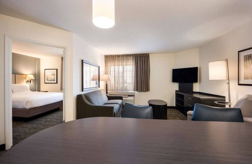 Central Oklahoma City Hotel | Family-friendly Haven! 3 Spacious Units, Pet-friendly Property, Full Kitchen!