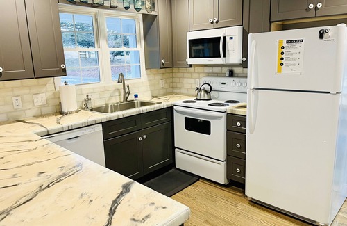 Harrisonburg House | Family friendly house close to college campuses, hiking, Massanutten, and more.