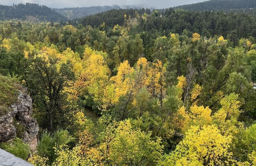 Spearfish House | Family friendly home - great for Summer and Fall activities or winter Holidays!