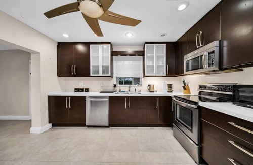 Ojus House | Family-Friendly Home in Miami: Fun and Comfort Await.