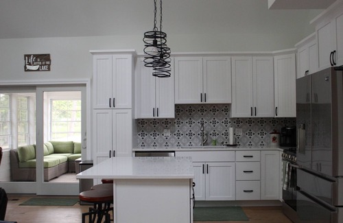 Harbert House | Family friendly home - Just a short walk to the beach!