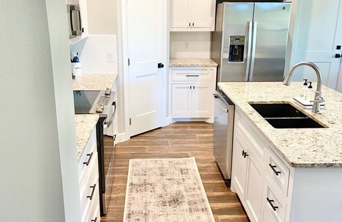 Graford House | Family-Friendly Home Near PK Lake & Rocker B with 2 Master Bedrooms & Bunk Room!