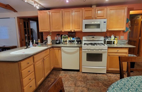 Kenai House | Family friendly home next to the beach!