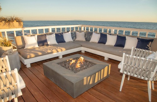 Eastern Malibu House | Family-friendly Home on Private Beach with Large Deck and Detached Guest Studio