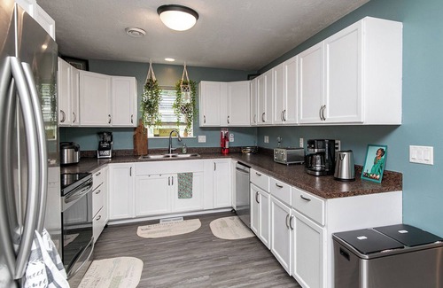 Des Moines House | Family-Friendly Home Near Airport and Downtown with Plenty of Quality Amenities