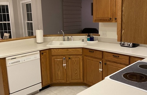 Gansevoort House | Family Friendly Home Close to the Saratoga Race Track, Sleeps 10 comfortably