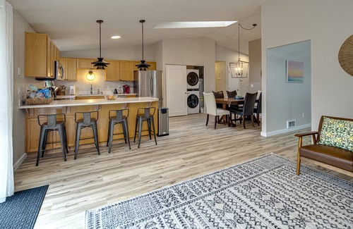 Boyd Acres House | Family Friendly Home w/HotTub, Grill, Near Park!