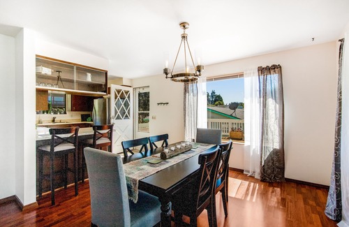 Freeland House | Family-Friendly Home with High-Speed WiFi, Water View, W/D, and Enclosed Yard