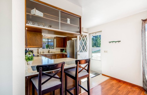 Freeland House | Family-Friendly Home with High-Speed WiFi, Water View, W/D, and Enclosed Yard