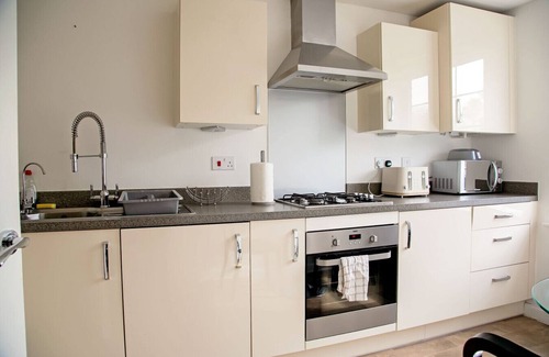 Stanford-le-Hope House | Family-friendly house with garden in quiet Stanford-le-Hope neighbourhood