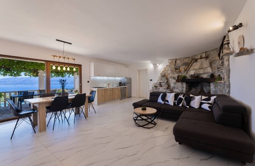 Supetar House | Family friendly house with a swimming pool Supetar, Brač (K-15280)