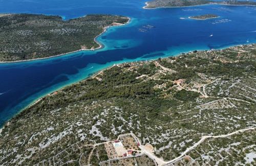 Tkon House | Family friendly house with a swimming pool Cove Triluke, Pasman - 13577