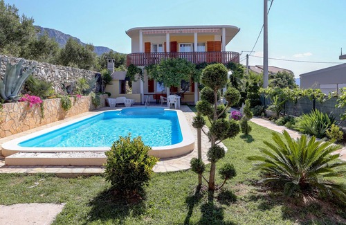Kastel Sucurac House | Family friendly house with a swimming pool Kaštel Sućurac, Kaštela (K-14047)