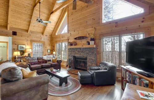 Big Canoe House | Family-Friendly Jasper Cabin with Deck!