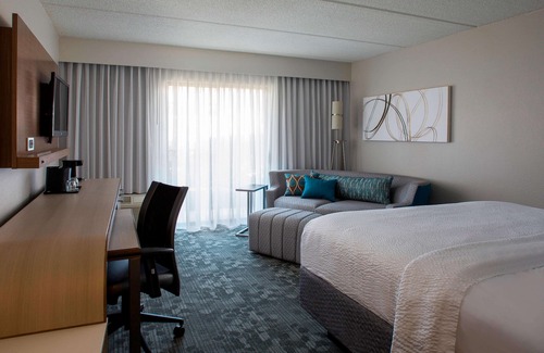 Norcross Hotel | Family Friendly King Stay! Free Parking, Onsite Pool, Gym, Pets Allowed