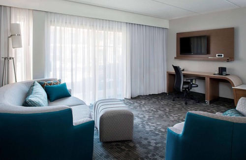 Norcross Hotel | Family Friendly King Stay! Free Parking, Onsite Pool, Gym, Pets Allowed
