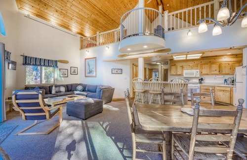 Serene Lakes House | Family-friendly, lakefront getaway w/a gas fireplace, furnished deck, & views