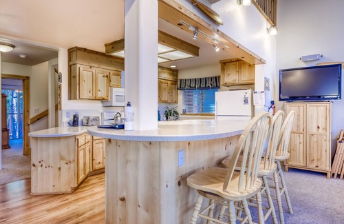 Serene Lakes House | Family-friendly, lakefront getaway w/a gas fireplace, furnished deck, & views