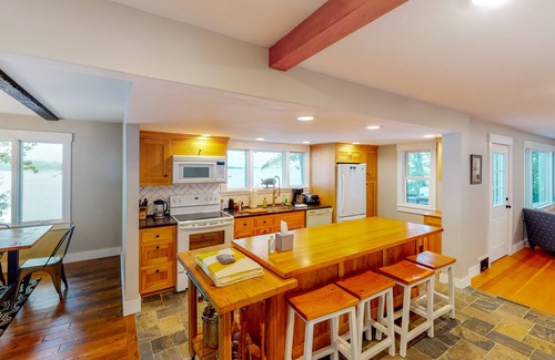 Malletts Bay House | Family-friendly lakefront home with private beach and firepit - dogs welcome