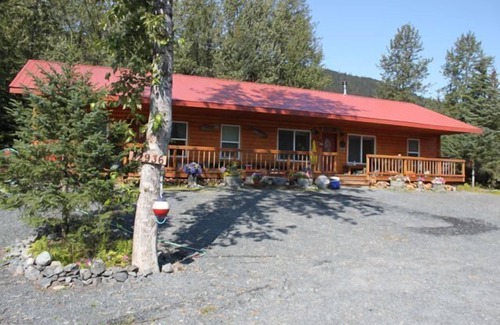 Bear Creek House | Family-Friendly Lodging (rent 3 bedroom house)