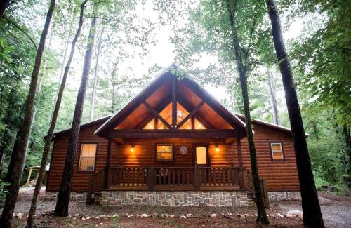 Broken Bow House | Family-Friendly Log Cabin near Beavers Bend State Park in Oklahoma's Ouachita Mountains