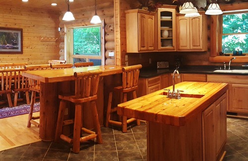 Pellston Cabin | Family-friendly log home between Harbor Springs, Petoskey, and Mackinaw Island
