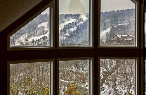 McGaheysville House | Family-Friendly Massanutten Home w/Slope Views!