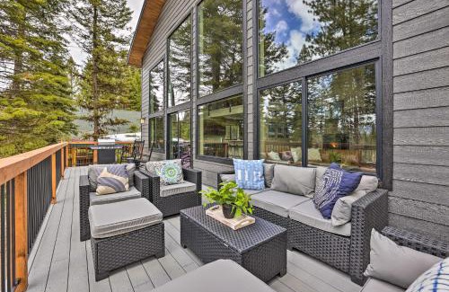 McCall House | Family-Friendly McCall Cabin Pool Access and Bikes