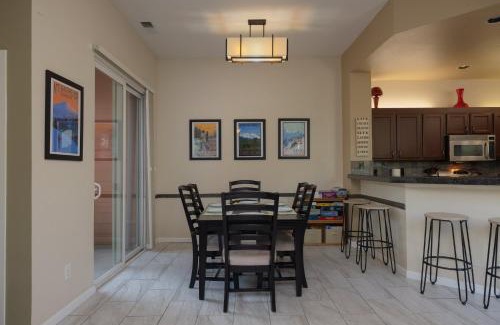 Southern Crossing House | Family Friendly - Minutes to Old Mill - Sleeps 6