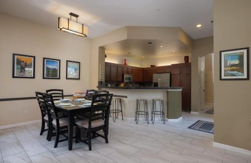 Southern Crossing House | Family Friendly - Minutes to Old Mill - Sleeps 6