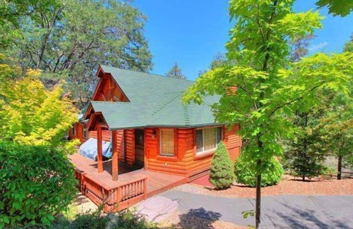 Upper Moonridge Cabin | Family-Friendly Moonridge Cabin