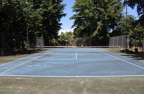 Distrito Central de Bayamon House | Family-Friendly Oasis in Gated Community, Fast Wi-Fi, Pickleball, Free Parking!