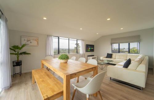 Northcote House | Family Friendly Oceanview Howick Home - Pets+