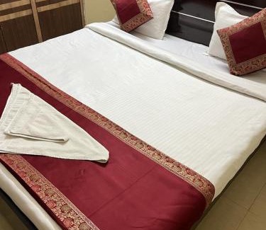 Mahmoorganj Apartment | Family Friendly - perfect apartment for guest.