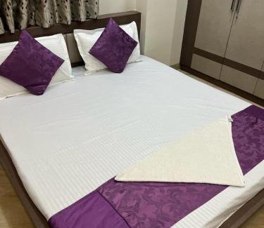 Mahmoorganj Apartment | Family Friendly - perfect apartment for guest.