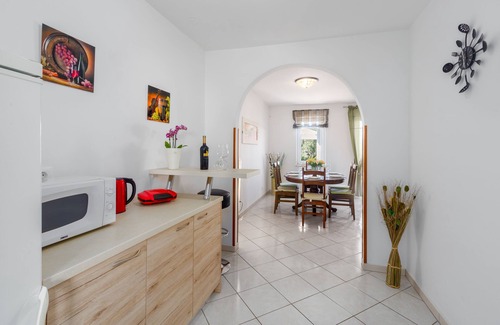 Brulo House | Family friendly, quiet location, garden with barbecue, near the beach