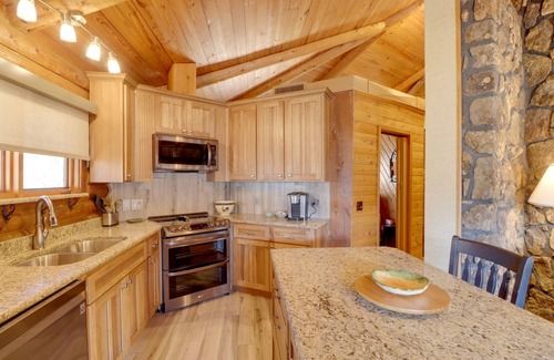 Wilburn Cabin | Family-Friendly Riverfront Manor on the Little Red