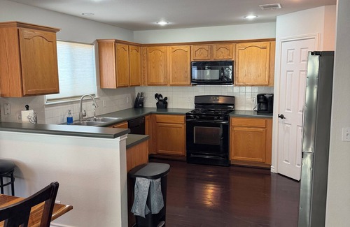 Hutto House | Family Friendly, Relaxing home in Great Location