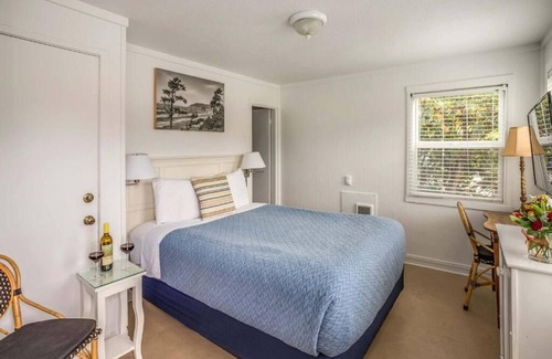 Downtown Cannon Beach House | Family-Friendly Rooms with Easy Beach Access! Onsite Parking!