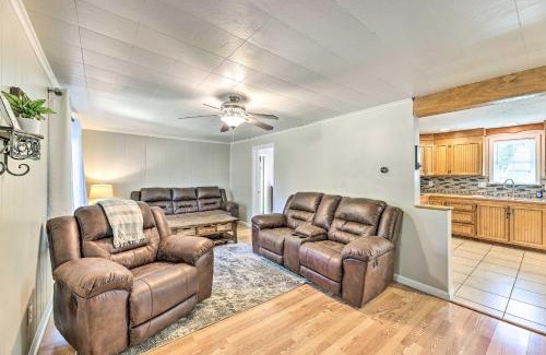 Summerlee House | Family-Friendly Sanctuary BBQ, Patio and Yard